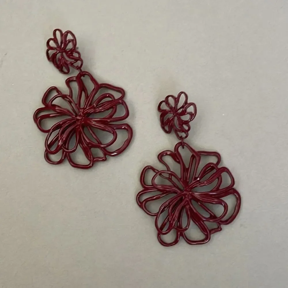 Elegant Red Floral Earrings A1263